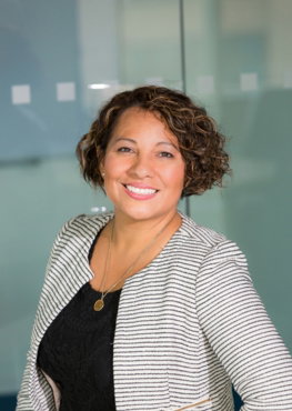 woman on focus photography